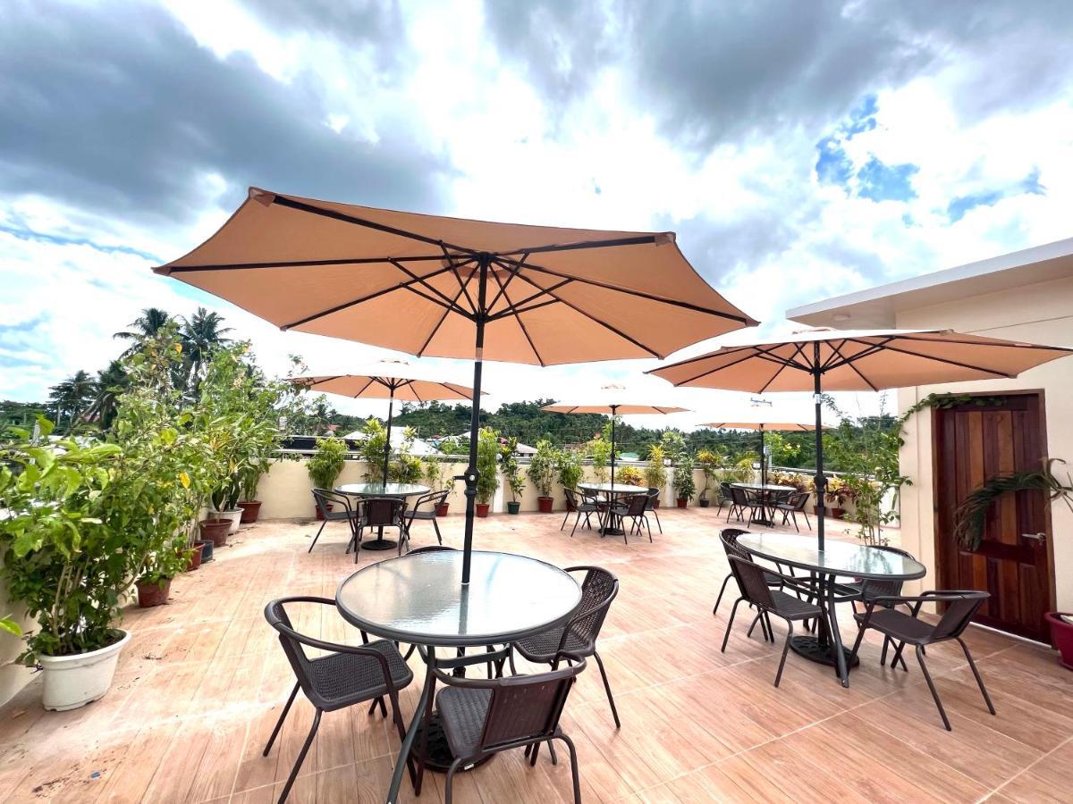 Rich-Vania Suites General Luna  Ngoại thất bức ảnh