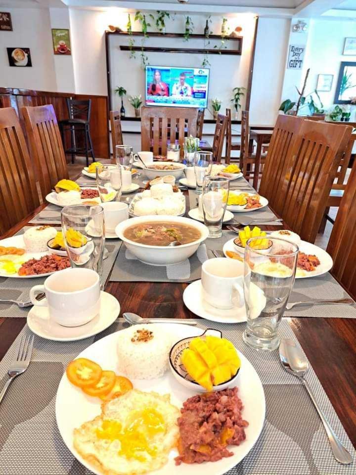 Rich-Vania Suites General Luna  Ngoại thất bức ảnh