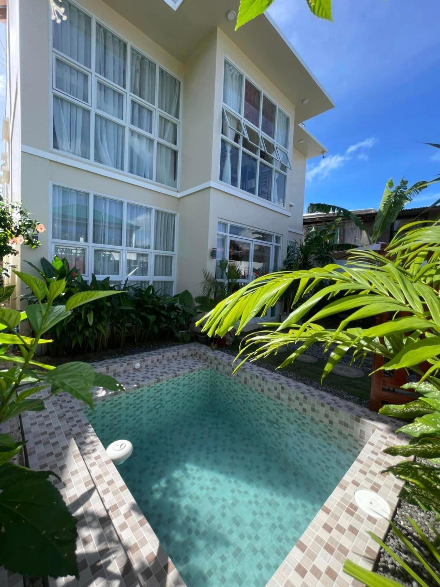 Rich-Vania Suites General Luna  Ngoại thất bức ảnh