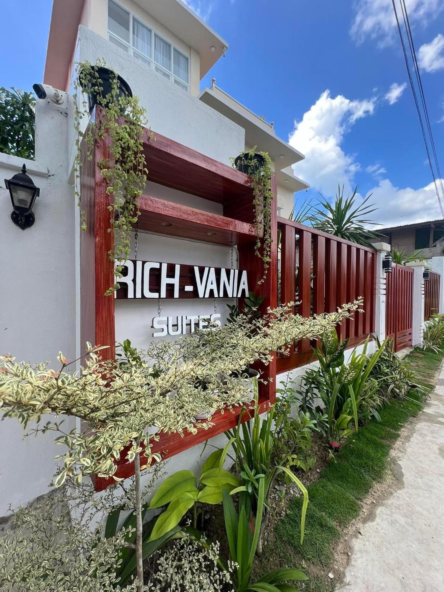 Rich-Vania Suites General Luna  Ngoại thất bức ảnh
